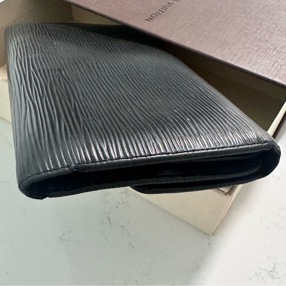 🍁Louis Vuitton vintage wallet epi leather good condition authentic - Picture 5 of 16